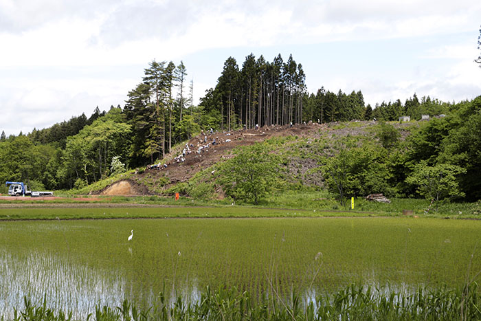 鉢森平遺跡の発掘作業全景