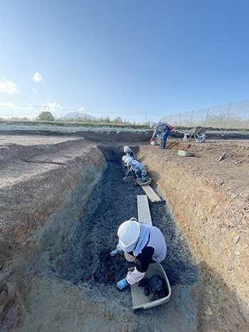 鳴瀬遺跡発掘の様子