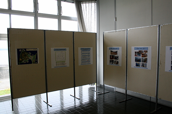 8日・1階パネル展示-1