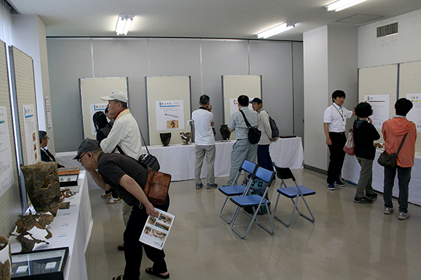 9日・3階遺物展示-1